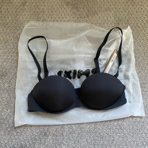 SKIMS Black Women's Bra